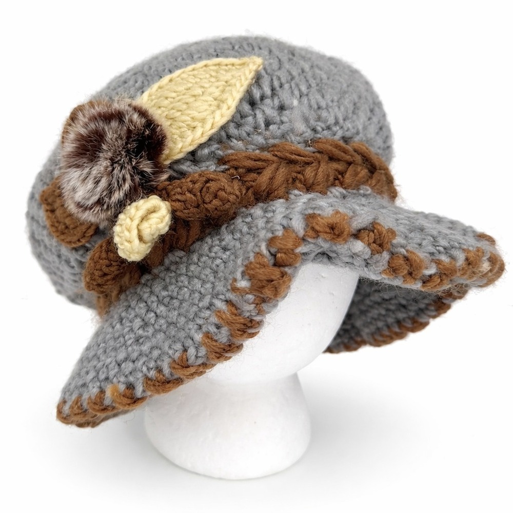 Women's Crochet Cloche Fleece Lined Winter Hat Faux Fur Flower Accent Gray Knit